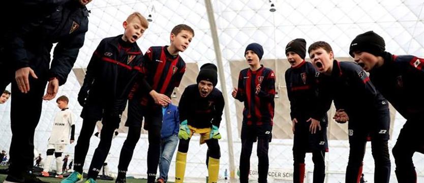 Piłka nożna. Pogoń w grupie Big Six