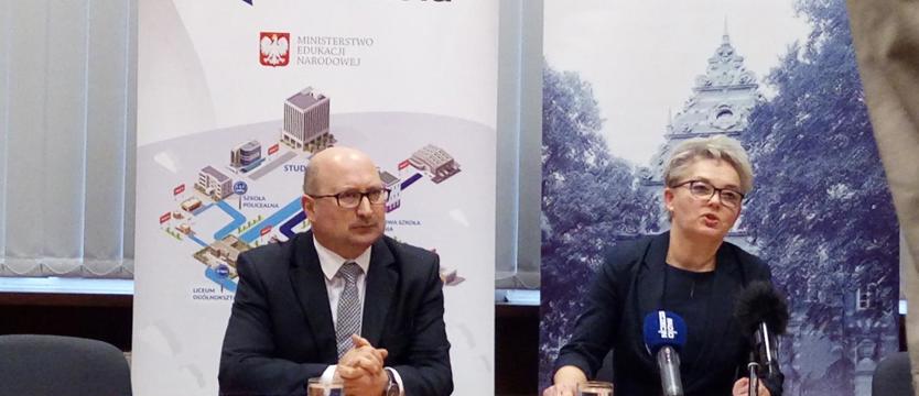 Nauczyciele nieczynni na pół roku
