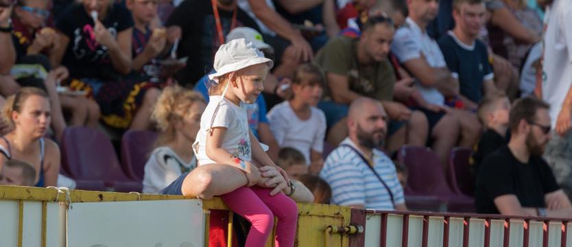 Piłka nożna. Lech z Pogonią z udziałem kibiców