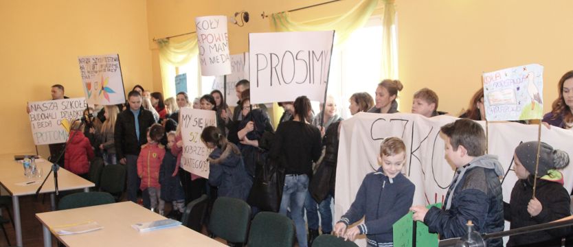 Mieszkańcy do radnych: „Zdrajcy!”