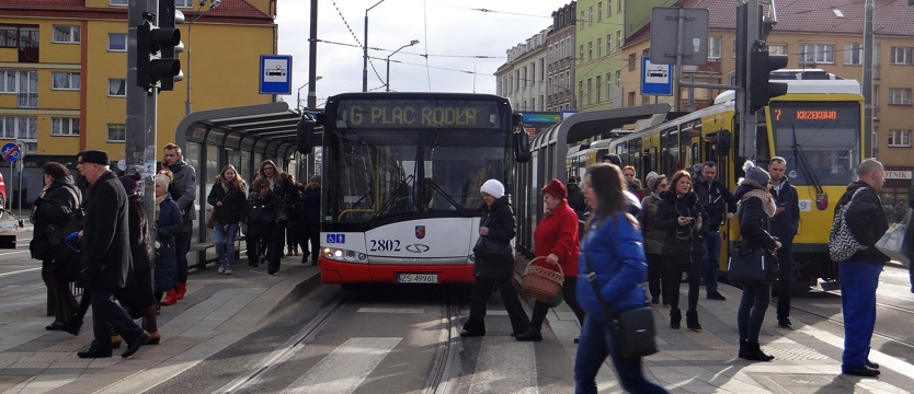 W KURIERZE. Płacowe wrzenie