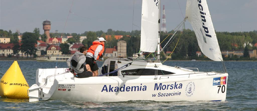 Akademicy na jeziorze