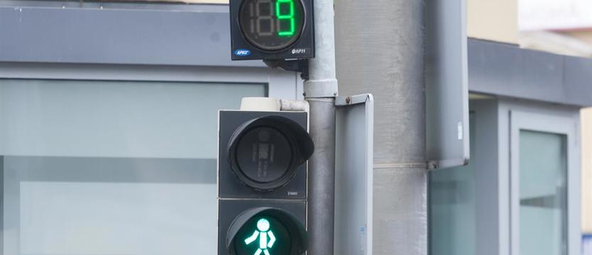 Wagi, oświetlenie i „sekundniki" 