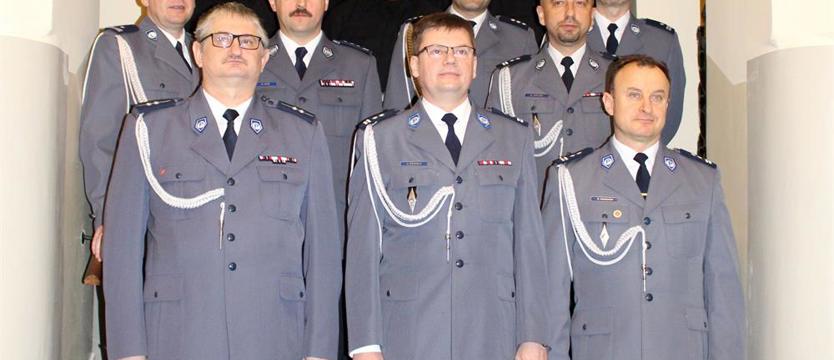 Więcej policji w policji 