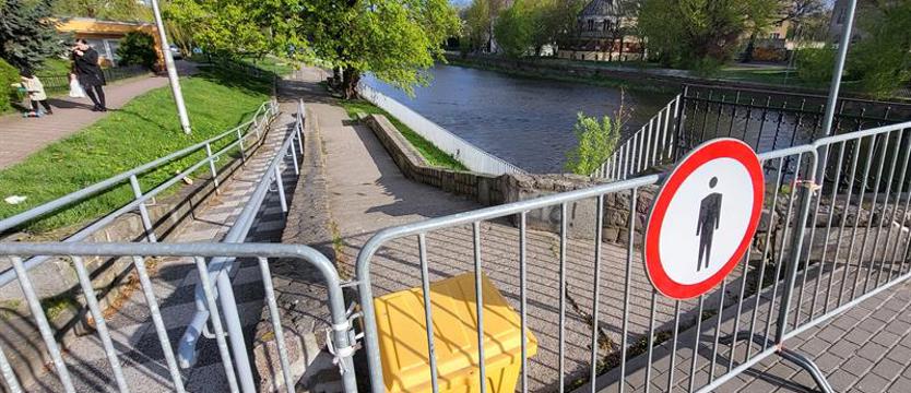 Mur w Kołobrzegu grozi zawaleniem