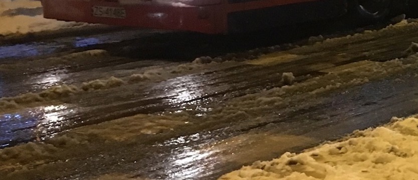 W nocy trzeba uważać na oblodzenie aż w 14 powiatach