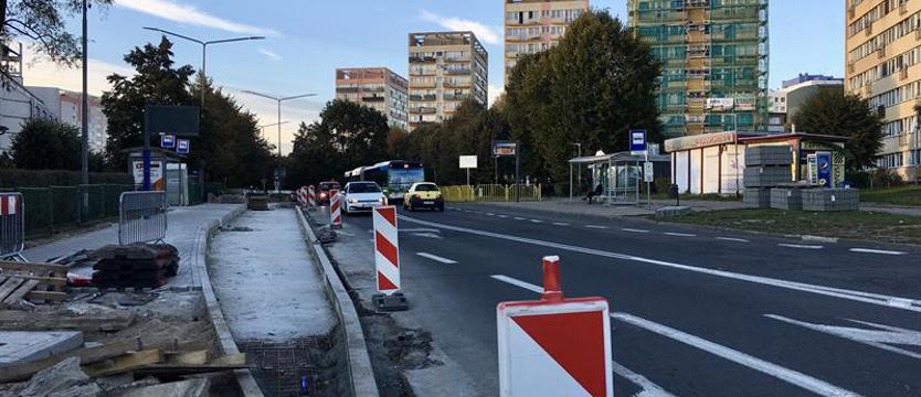 Zatoki i jezdnia w remoncie. Ulica Zawadzkiego z ruchem wahadłowym