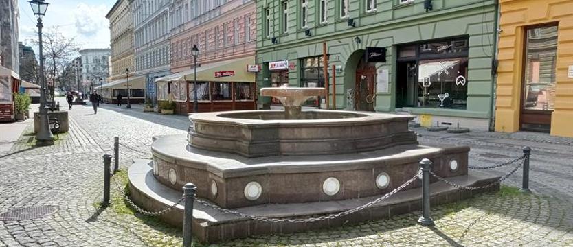 Czas na przemianę Bogusława. Ostatnie dni szpetnej fontanny