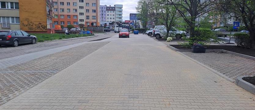 Kończą i porządkują parking na Pomorzanach