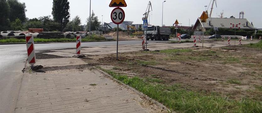 Przyportowe utrudnienia uliczne. Drogi na Ostrowie Grabowskim w przebudowie