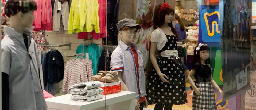 Centra handlowe oszczędzają prąd