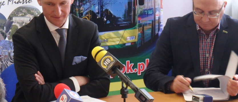 Kolejne autobusy dla Polic