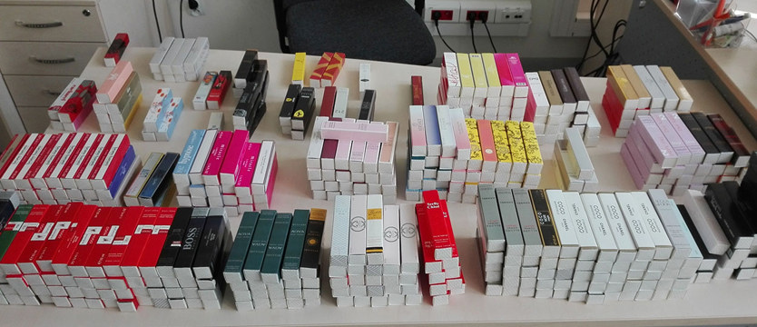Handlował podrobionymi perfumami