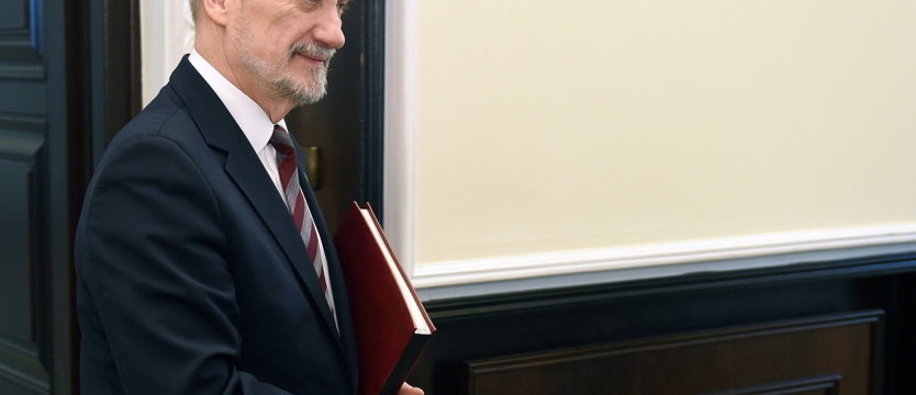 Co Macierewicz zarzuca Tuskowi?