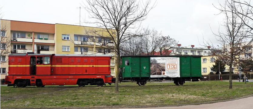 Zabytkowy wagon do naprawy. Promocja na torach