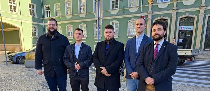 Prohibicja, czysty transport i tramwaje. Nowa Nadzieja rozlicza rządzących
