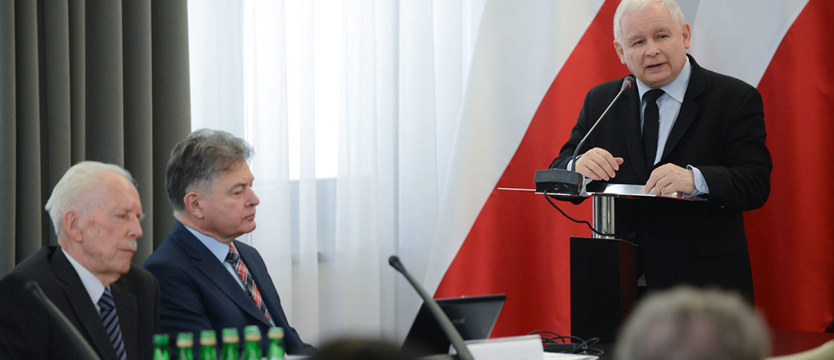 Kaczyński: Obowiązującą konstytucję można nazwać postkomunistyczną