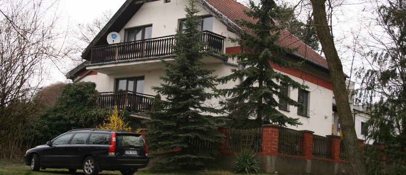 Każdy dyrektor ma swoją willę?