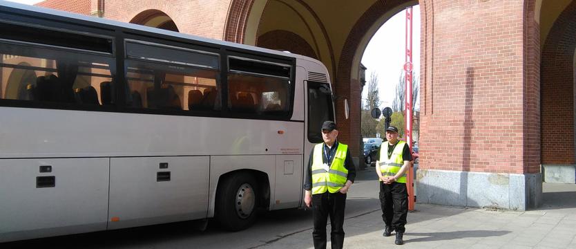 Człowiek skuteczniejszy od „Wielkiego Brata”