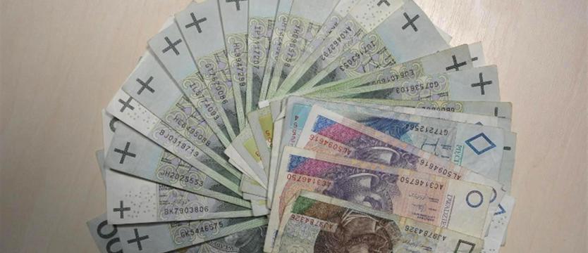 Za skradzione dolary kupiła sobie pościel