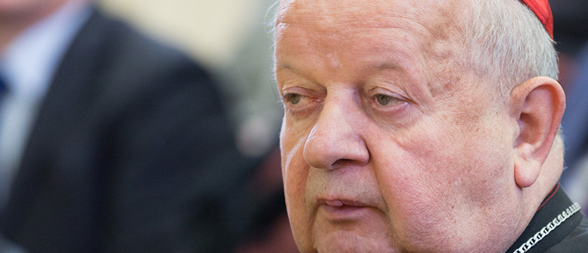 Orędzie kard. Dziwisza: Podziały prowadzą do niechęci