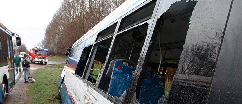 Kierowca po narkotykach. Zepchnął autobus do rowu