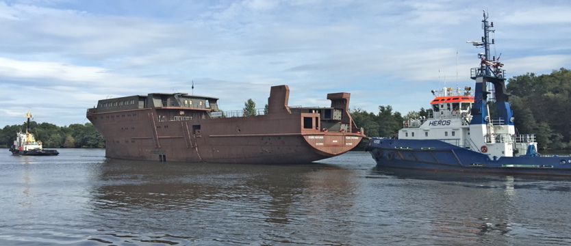 Dwa wodowania w szczecińskiej stoczni Hullkon