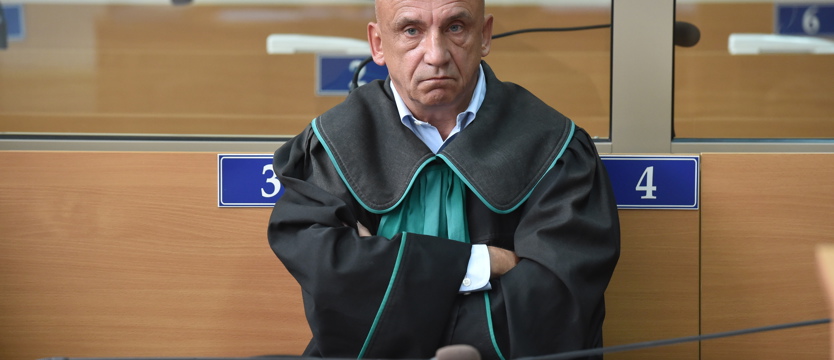 Ojciec Dubienieckiego oskarża polityków