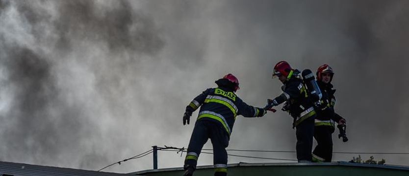 Pustostan w ogniu. W środku byli ludzie
