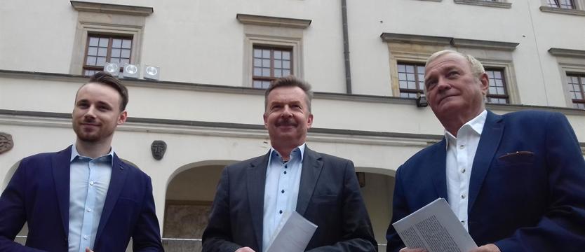 SLD chce kontroli zamku