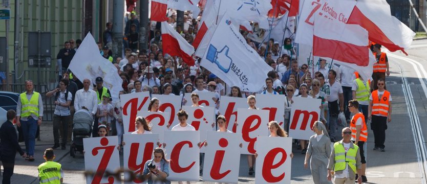 Maszerowali pod hasłem: Kocham Cię Życie