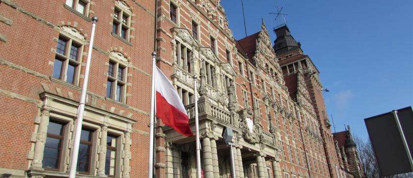 Lodołamacze, skrzyżowanie i droga szybkiego ruchu