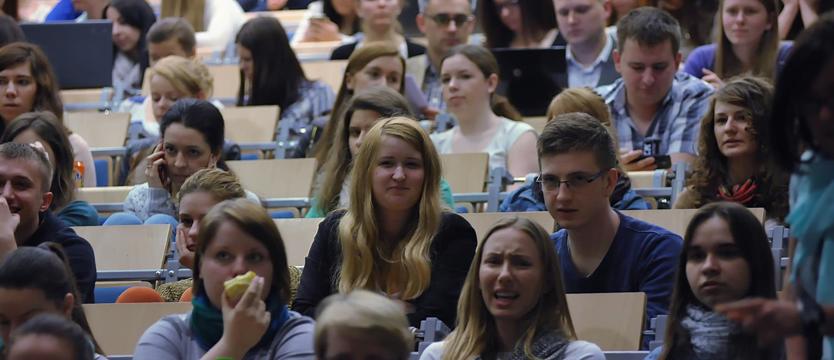 Nastolatkowie a pieniądze