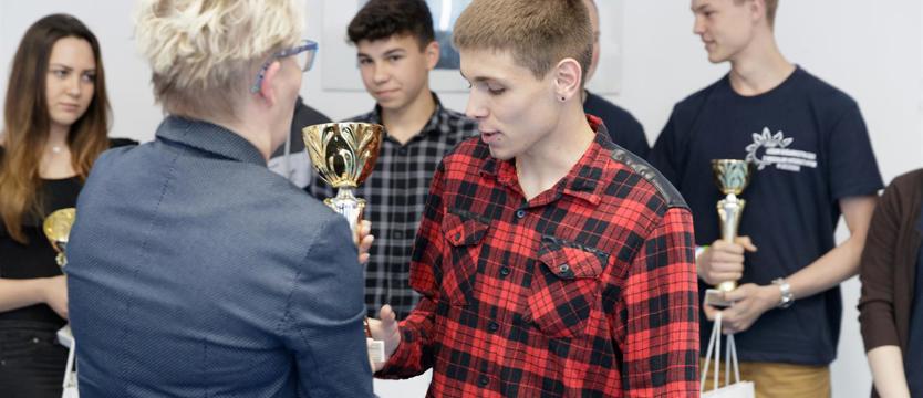 Jak uchronić młodych
