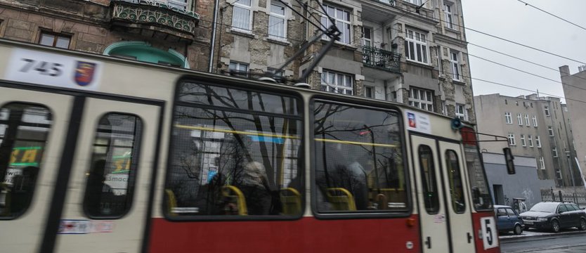 Konsultacje społeczne o przebudowie torowiska