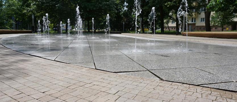 W końcu trysnęła