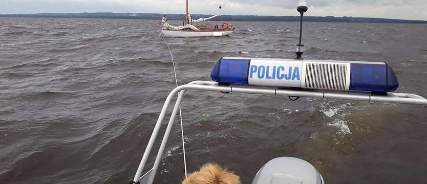 Jacht utknął na mieliźnie