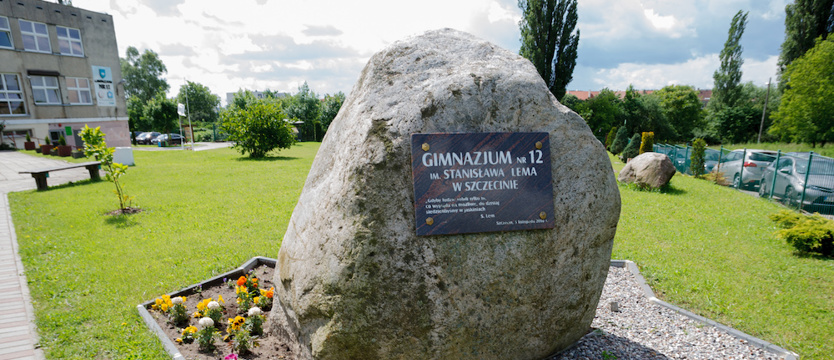 Niepotrzebna tradycja likwidowanych gimnazjów