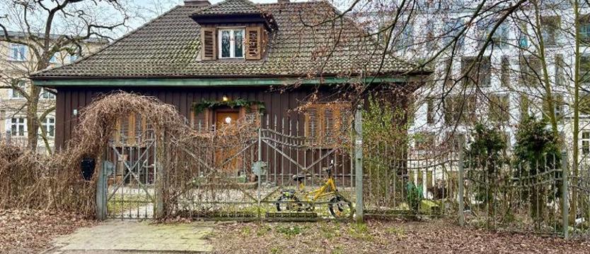 Miejsce z duszą i historią. Co się dzieje w Domku Grabarza?