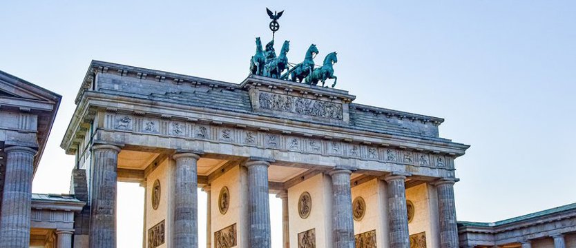 Niemcy: rząd klasyfikuje Polskę jako obszary wysokiego ryzyka zakażenia koronawirusem