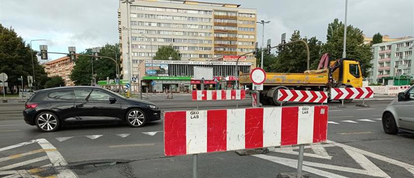 Od czwartku na krzyżówce z Rayskiego-Malczewskiego odblokują kawałek al. Wyzwolenia