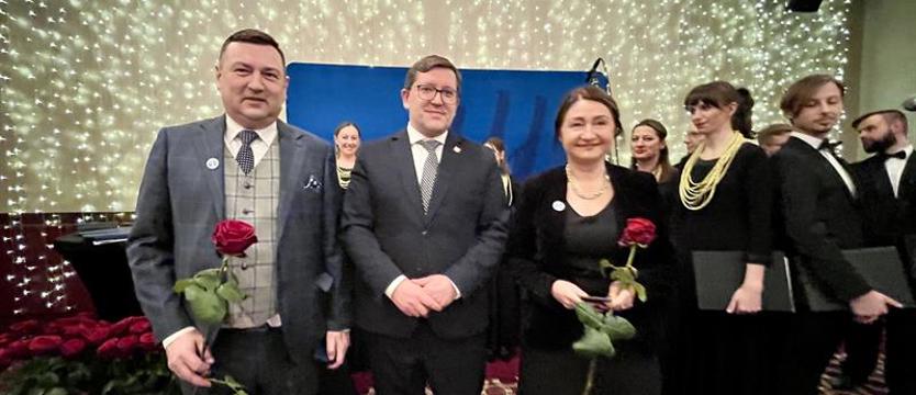 Kotwiczki i medale dla portowców