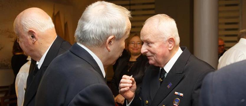 Świąteczne spotkanie mechaników morskich w klubie „Pod Masztami”
