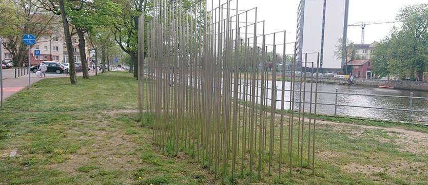 Ławica zniknęła. Iluminacja artystyczna w Kołobrzegu zabrana do naprawy