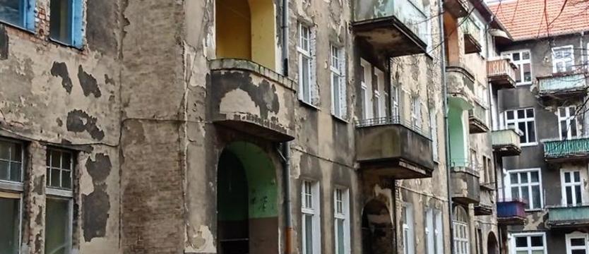 Turzyńskie oficyny jeszcze poczekają