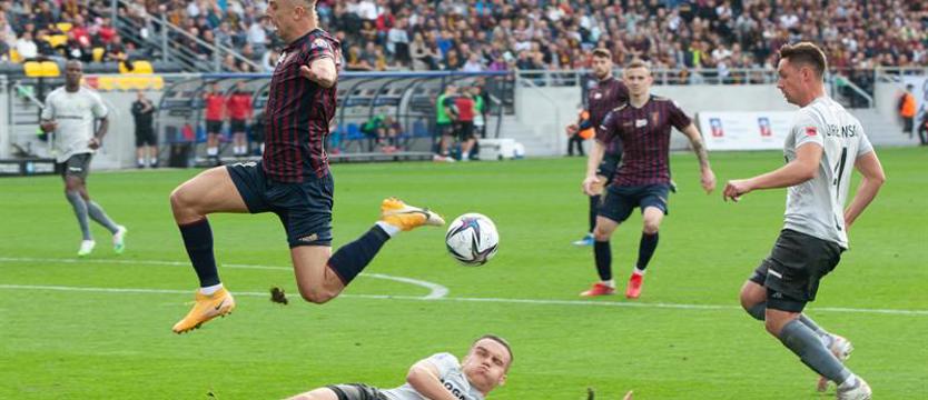 Piłka nożna. Liczebna przewaga portowców?