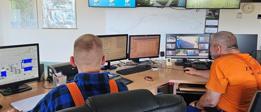 Oszuści leją wodę. Filtruj takie informacje