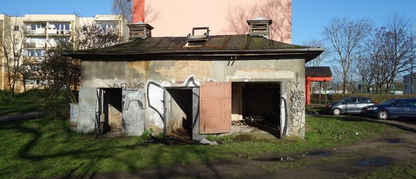 Rudery na Pomorzanach szpecą i popadają w ruinę