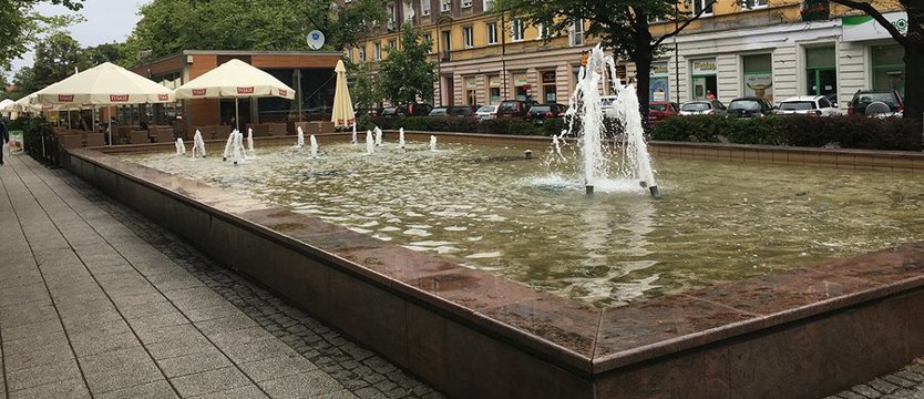 NAPISZ DO NAS: Nieprzyjemnie w alei fontann