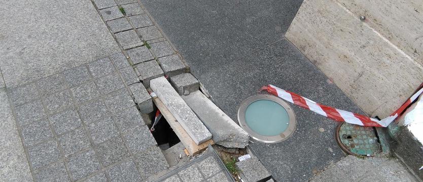 Niecałe dwa lata i… dziura!